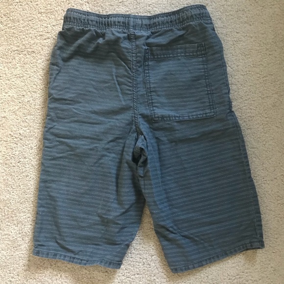 Old Navy grey patterned shorts! - Picture 2 of 4
